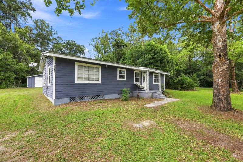 3 bedroom Single Family Residence at 16488 SW 139th Avenue, Archer, Archer — photo 2