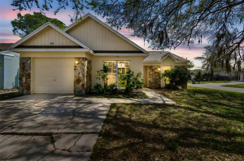 3 bedroom Single Family Residence at 8301 Iberia Place, Riverdale Sub Ph 2, Tampa — photo 1
