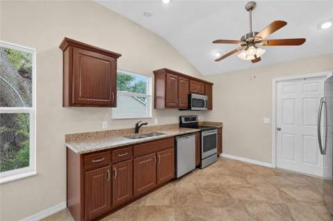 313 Gonzales Place, Lady Lake FL - photo 11 of 30