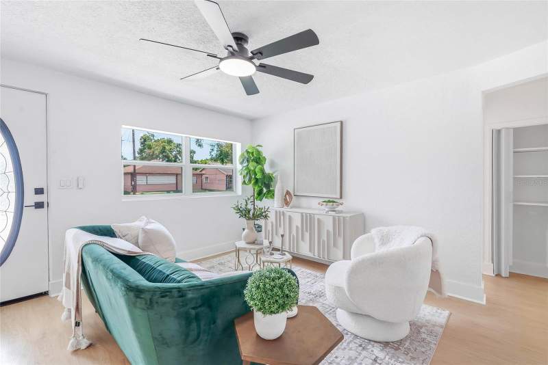3 bedroom Single Family Residence at 2110 E Nedro Road, Kathryn Park, Tampa — photo 4