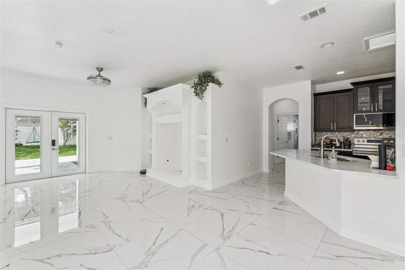 4 bedroom Single Family Residence at 8915 Victoria Isle Place, Vista Lakes Vlgs N-8 & N-9, Orlando — photo 2