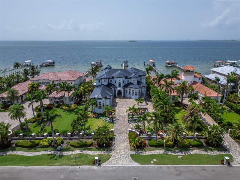 7 bedroom Single Family Residence at 6526 Surfside Boulevard, Mustique Bay, Apollo Beach — photo 4