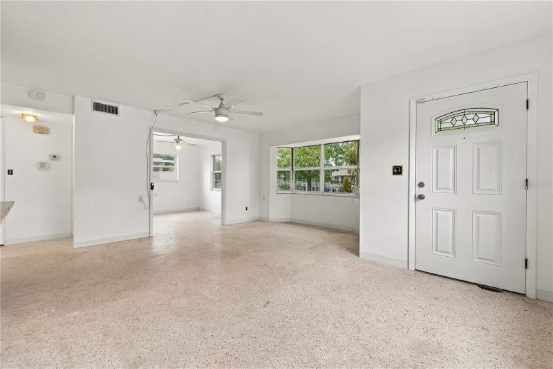 3 bedroom Single Family Residence at 818 90th Avenue, Georgian Terrace, St Petersburg — photo 4