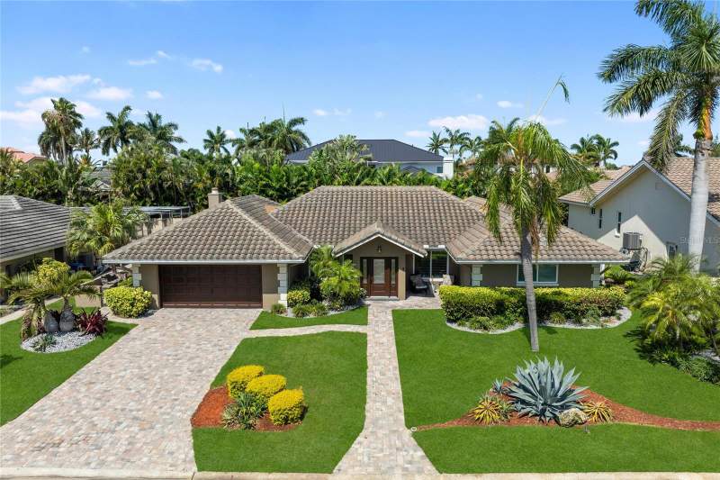 3 bedroom Single Family Residence at 6129 LEELAND STREET, BAYWAY ISLES, ST PETERSBURG — photo 1