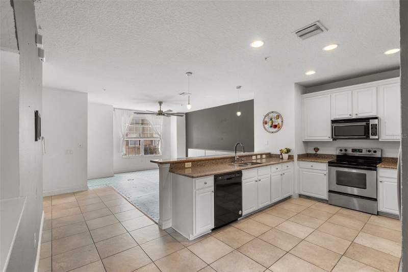 4 bedroom Townhouse at 668 PENSACOLA LANE, TIMACUAN PARK, LAKE MARY — photo 4