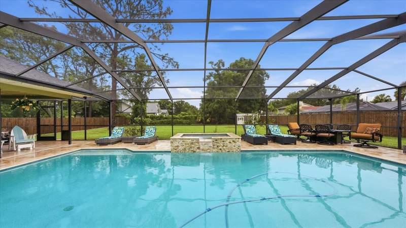 5 bedroom Single Family Residence at 15127 Pennington Road, Tampa, Tampa — photo 3