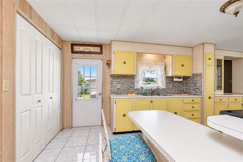 2 bedroom Mobile Home at 4710 Windy Lane, Zephyr Shores Unrec, Zephyrhills — photo 5