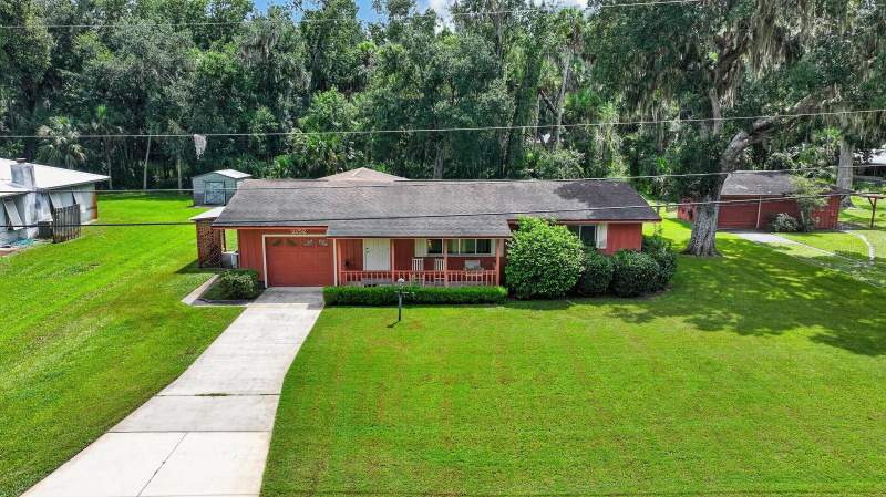3 bedroom Single Family Residence at 2152 Swoope Drive, Corbin Park Unit 03, New Smyrna Beach — photo 2