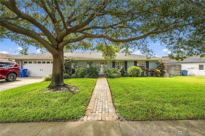 3 bedroom Single Family Residence at 13510 Gibbons Pass, Magdalene Shores Estates Un 4, Tampa — photo 1