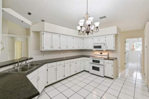 1748 Imperial Palm Drive, Apopka FL - photo 10 of 31