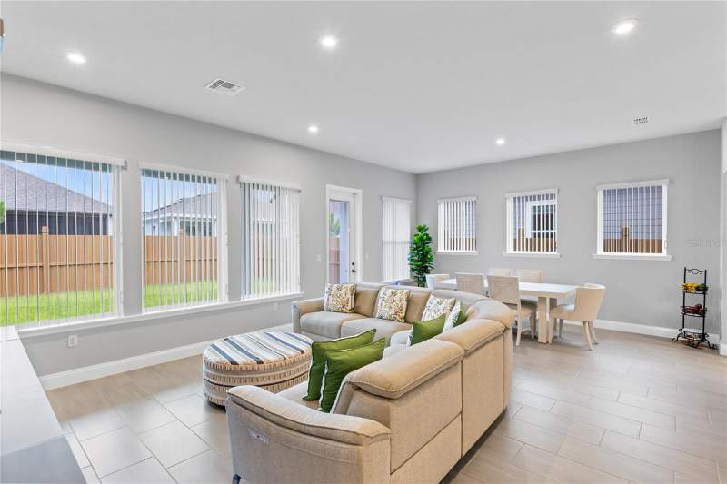 4 bedroom Single Family Residence at 6526 Circle Rock Way, Weslyn Park, St Cloud — photo 5