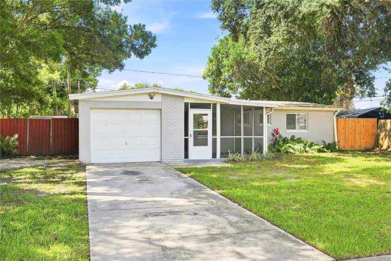 3 bedroom Single Family Residence at 8836 79th Place, Lakeside Gardens, Seminole — photo 2