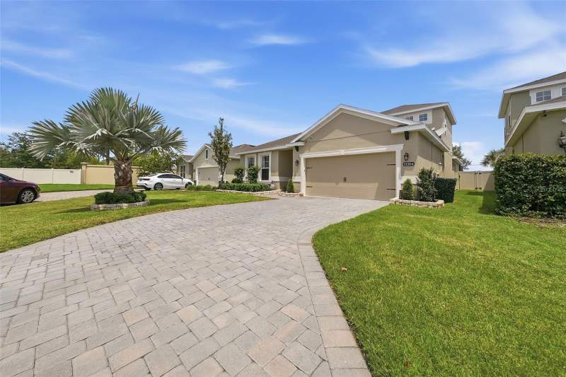 4 bedroom Single Family Residence at 12204 Blue Pacific Drive, Lucaya Lake Club Ph 3, Riverview — photo 1