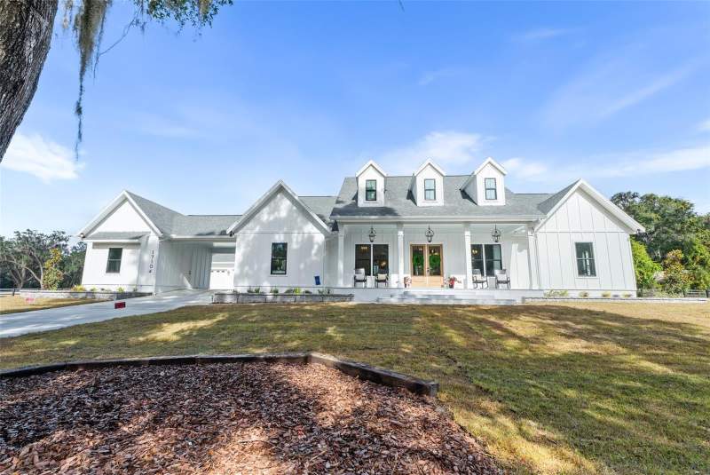 4 bedroom Single Family Residence at 17104 SW 11th Court, Barrington Pb 38 Pg 85, Newberry — photo 3