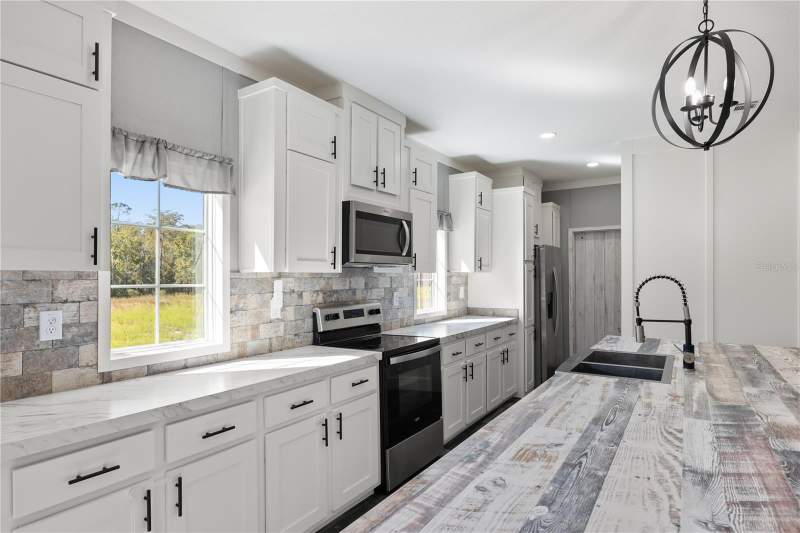 4 bedroom Manufactured Home at 2362 NE County Road 1469, Hawthorne, Hawthorne — photo 3