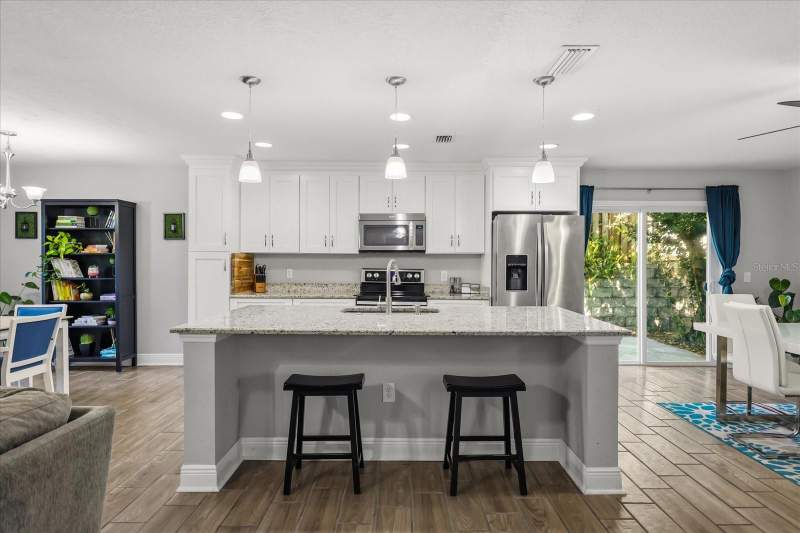 3 bedroom Single Family Residence at 524 E Hillcrest Street, Sanlando, Altamonte Springs — photo 4
