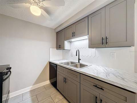 4233 Stratford Drive #D, New Port Richey FL - photo 16 of 59