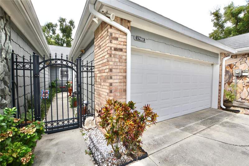 2 bedroom Townhouse at 1762 Castle Rock Road, Sutton Place Sub, Tampa — photo 2