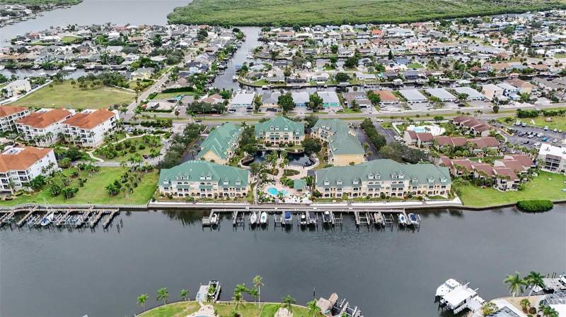 3 bedroom Townhouse at 6301 Sunset Bay Circle, Sunset Bay Twnhms, Apollo Beach — photo 2