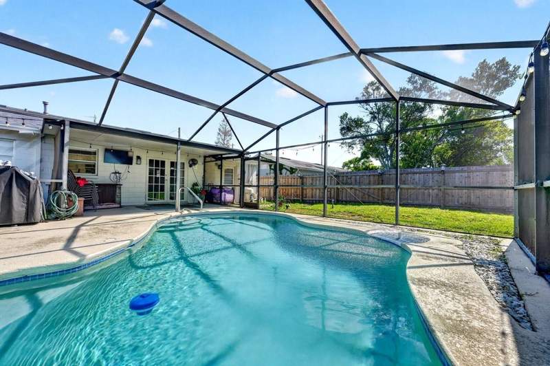 3 bedroom Single Family Residence at 880 Seminole Avenue, Lake Wayman Heights Lake Add, Longwood — photo 2