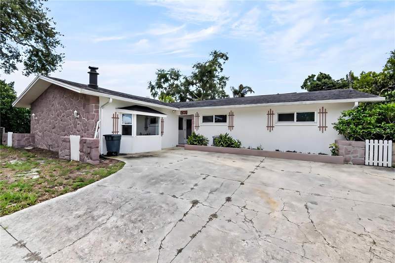 3 bedroom Single Family Residence at 1900 Stanton Ave, Belleair Manor Unit 1 & 2, Largo — photo 2