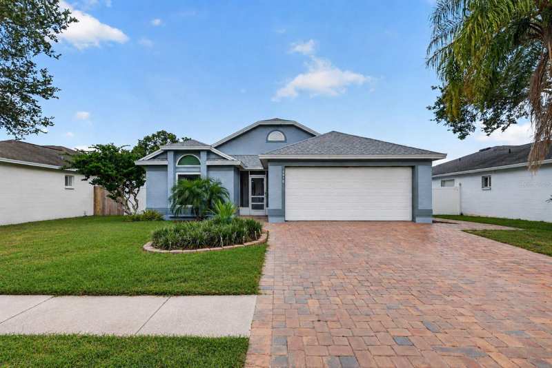 3 bedroom Single Family Residence at 5910 Button Quail Court, A Por Of Meadowglen, Tampa — photo 1