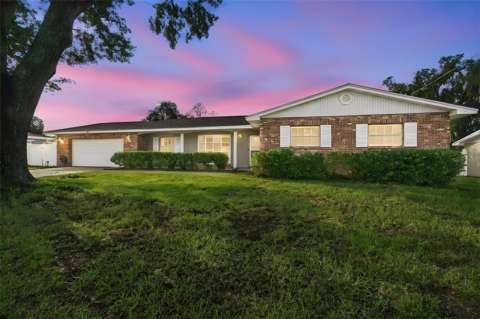 105 Ashbrook Drive, pool for sale in Brandon