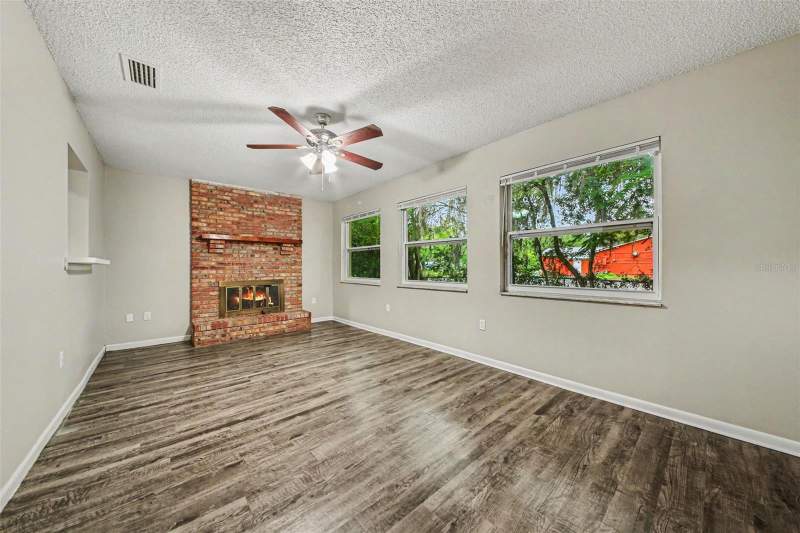 3 bedroom Single Family Residence at 2318 Jobbins Drive, Leesburg Hillside Manor, Leesburg — photo 3