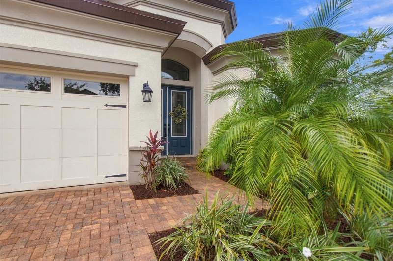 4 bedroom Single Family Residence at 901 Grand Cresta Avenue, La Collina Ph 3, Brandon — photo 4