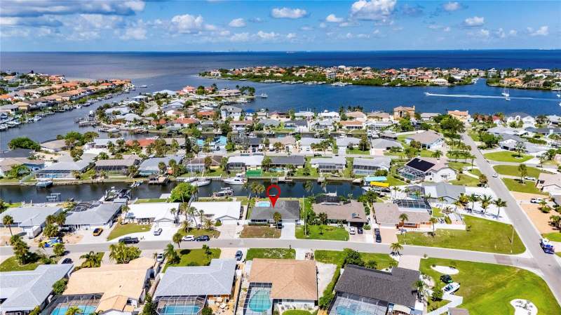 3 bedroom Single Family Residence at 6314 WISTERIA LANE, APOLLO BEACH UNIT 13 PT 1 RE, APOLLO BEACH — photo 4