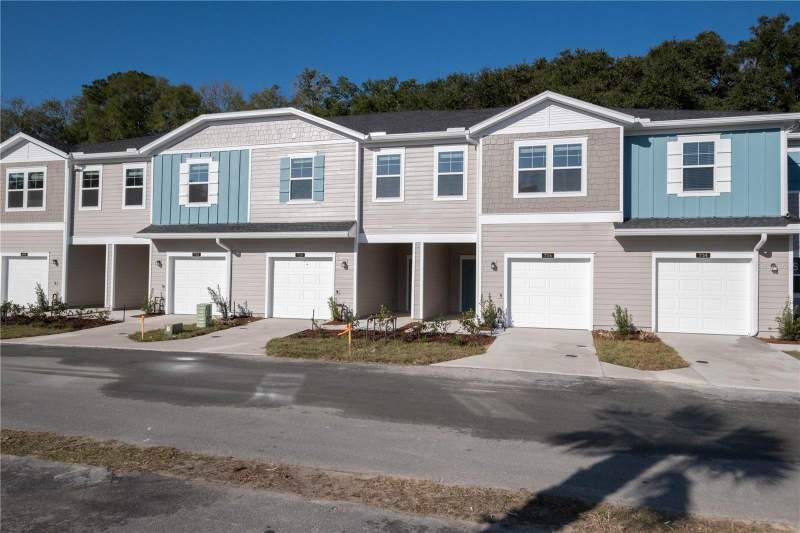3 bedroom Townhouse at 704 NW 126th Terrace, Tara West End Phase II Pb 36 Pg 53, Newberry — photo 2