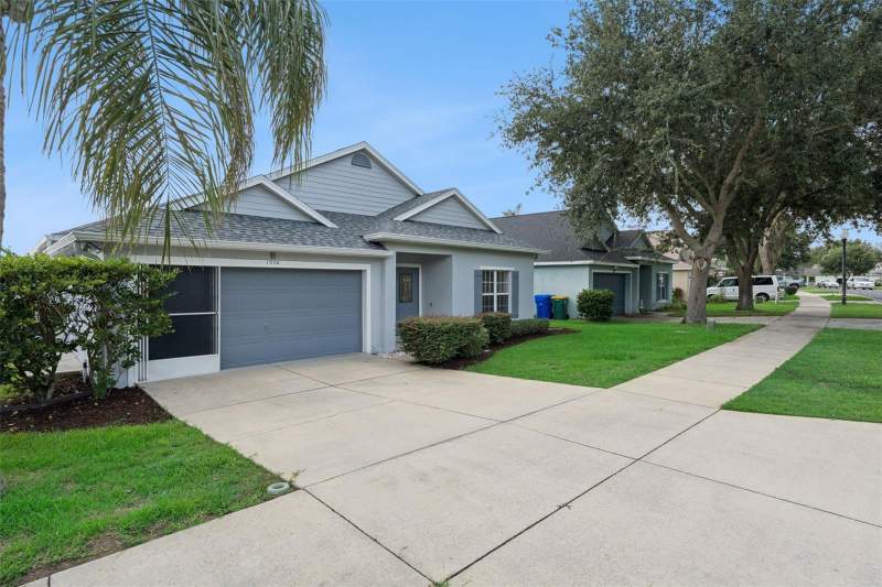 3 bedroom Single Family Residence at 1324 Kellogg Drive, Tavares Pines At Lake Saunders Ph 02, Tavares — photo 2