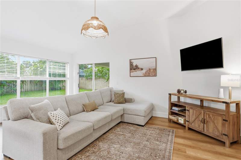 3 bedroom Single Family Residence at 16607 Longleat Drive, Chapman Manors, Lutz — photo 3