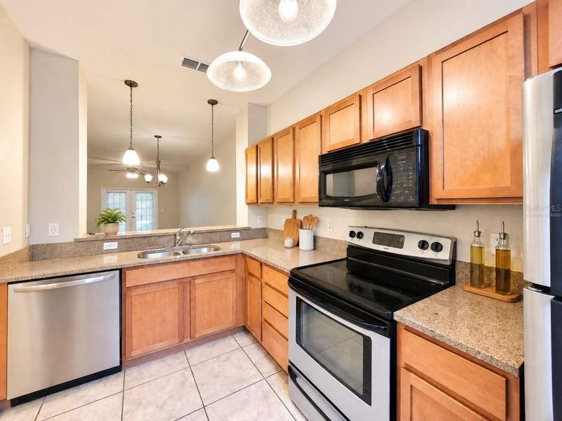 2 bedroom Condominium at 2508 SW 35th Place #70, Grantwood Condo Ph II, Gainesville — photo 5