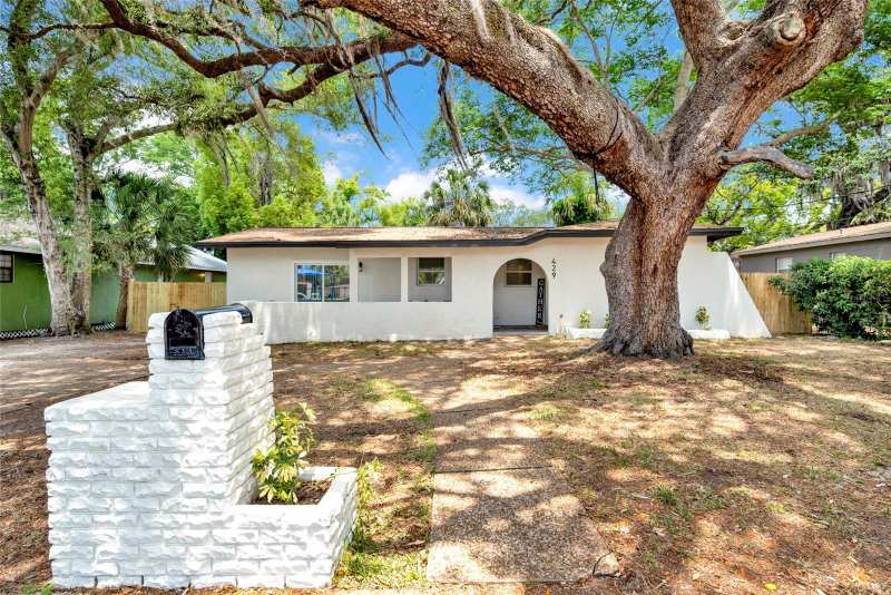 3 bedroom Single Family Residence at 429 E Oakwood Street, Saines Resub L W, Tarpon Springs — photo 1