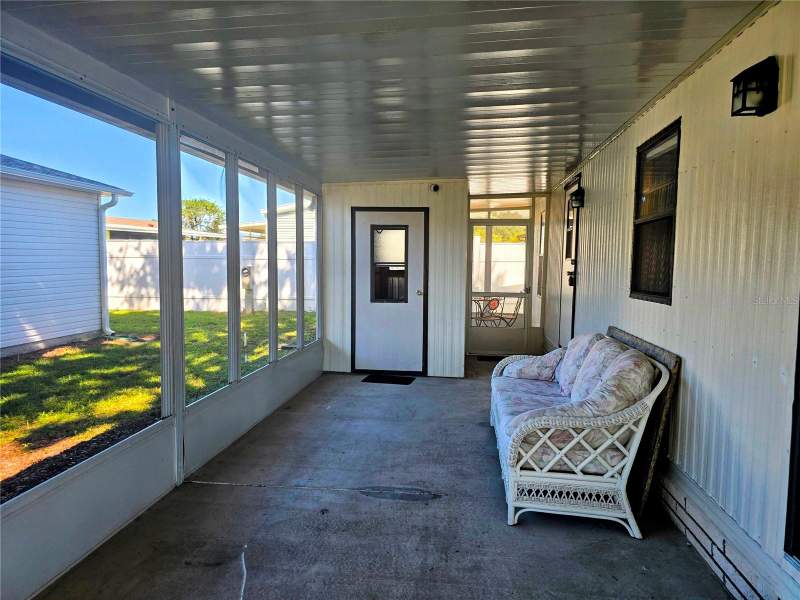 1 bedroom Manufactured Home at 615 NE Cottage Park Lane, Pennbrooke Ph 01A, Leesburg — photo 4