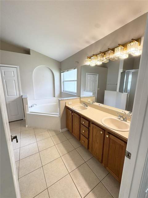 2627 Oneida Loop, Kissimmee FL - photo 8 of 24