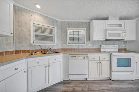2100 Kings Hwy #206, Port Charlotte FL - photo 7 of 28