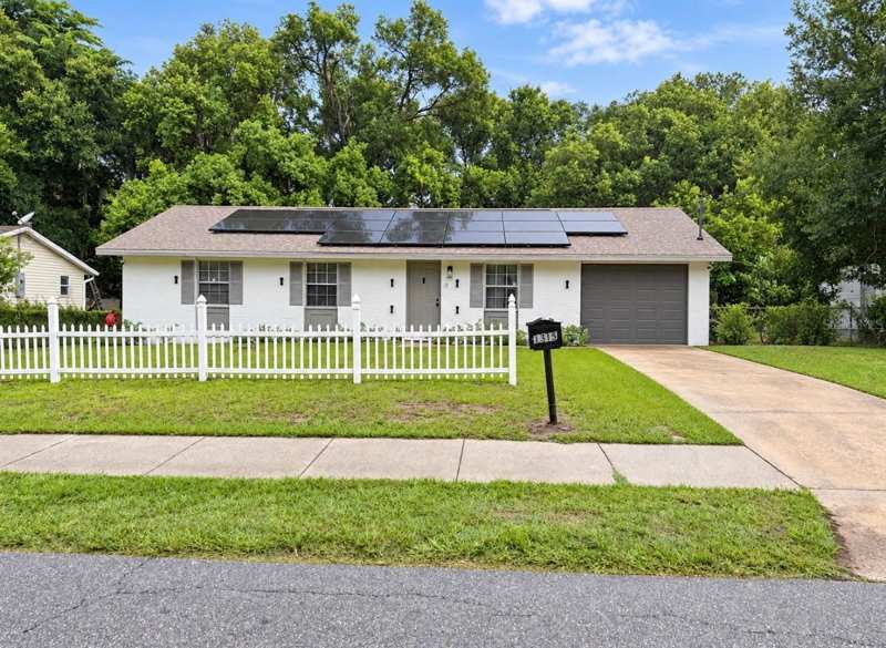 3 bedroom Single Family Residence at 1315 E Voorhis Avenue, Sunrise Park, Deland — photo 1