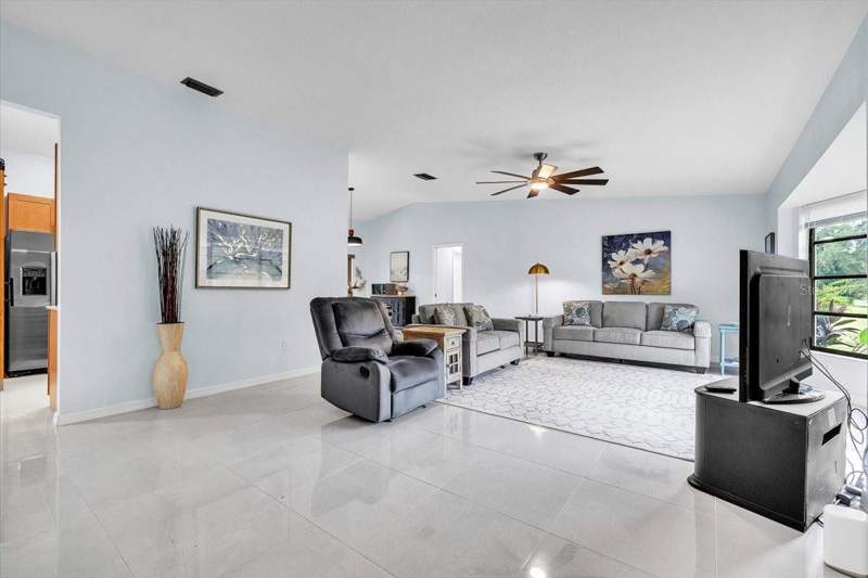 3 bedroom Single Family Residence at 17341 Holmes Avenue, Port Charlotte Sec 031, Port Charlotte — photo 4