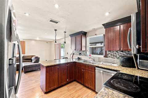 9040 Crabtree Lane, Port Richey FL - photo 12 of 30