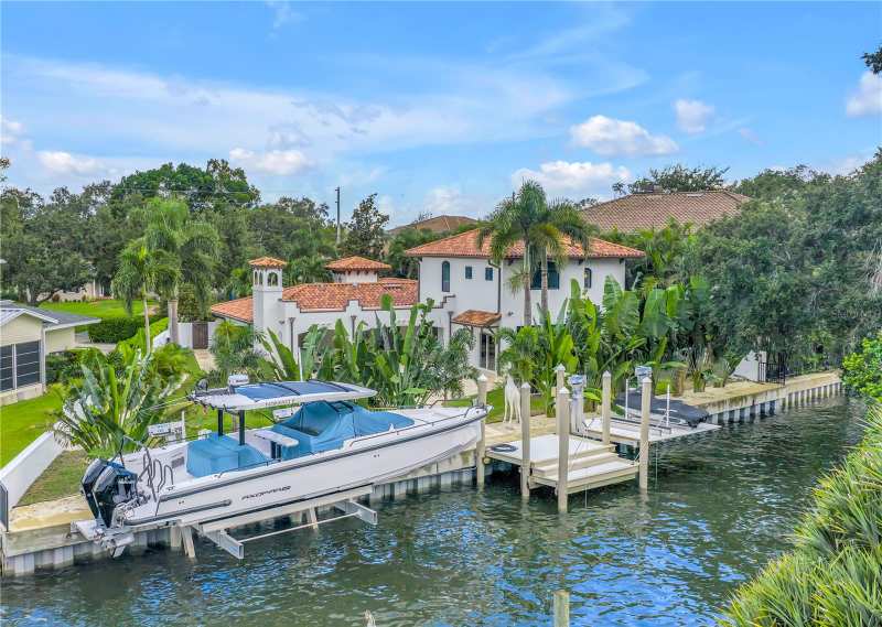4 bedroom Single Family Residence at 145 Bay Point Drive, Bay Point-Snell Isle, St Petersburg — photo 1