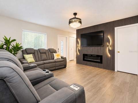 13915 Bridgeport Drive, Tampa FL - photo 6 of 6