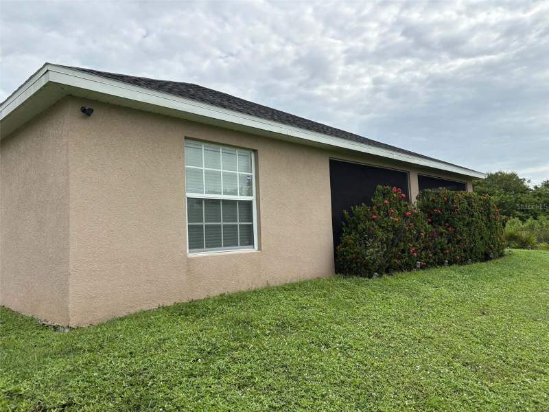 3 bedroom Single Family Residence at 3703 4th Street, Lehigh Acres, Lehigh Acres — photo 2