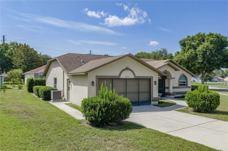 3 bedroom Single Family Residence at 6232 Huntington Drive, Silver Oaks Ph 01, Zephyrhills — photo 4