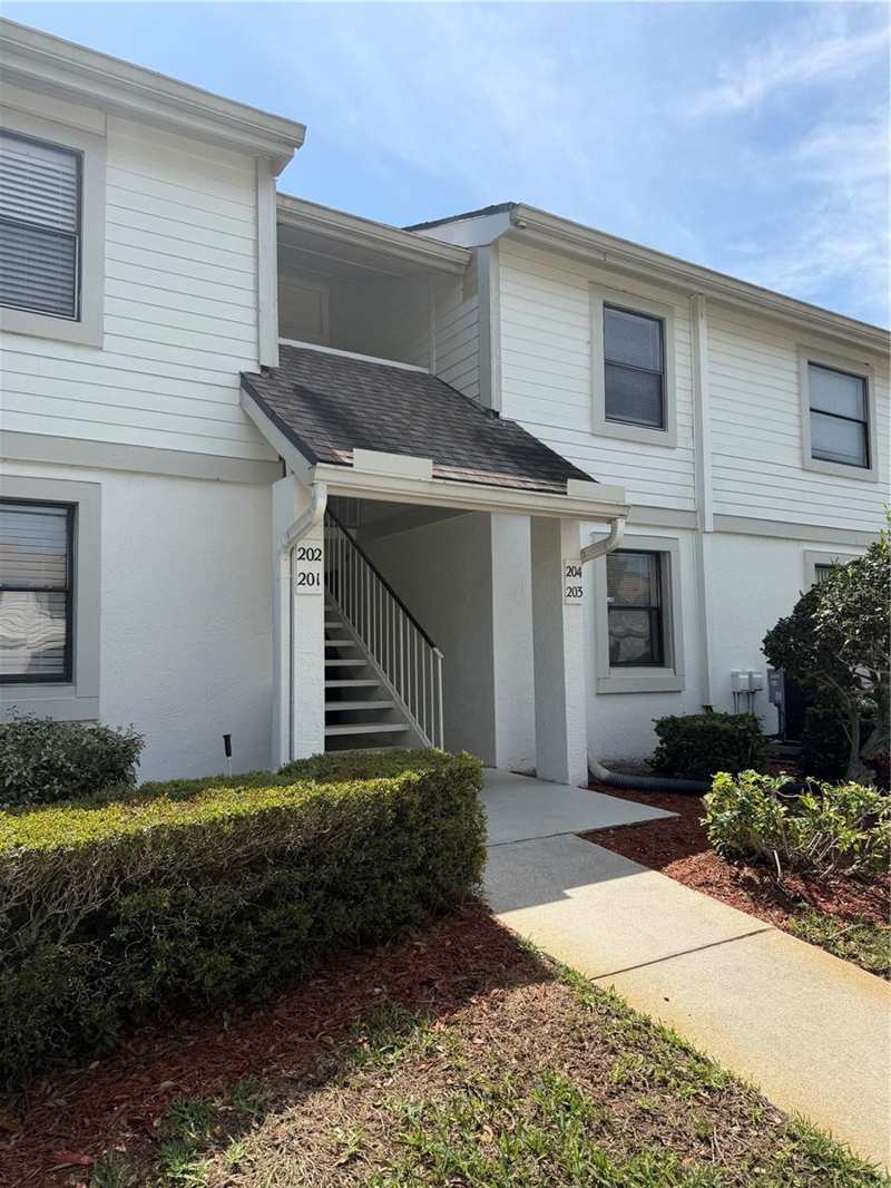 2 bedroom Condominium at 204 Windward Place #36, Meadows Condo At East Lake Woodlands, Oldsmar — photo 1