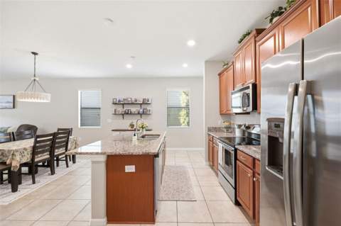 11767 Lake Boulevard, New Port Richey FL - photo 9 of 38