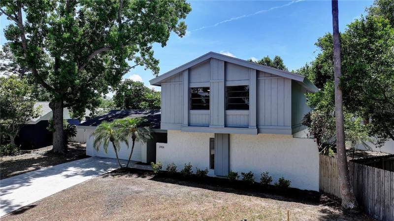 4 bedroom Single Family Residence at 3906 Blooming Hill Lane, Lake St George-Unit III, Palm Harbor — photo 2