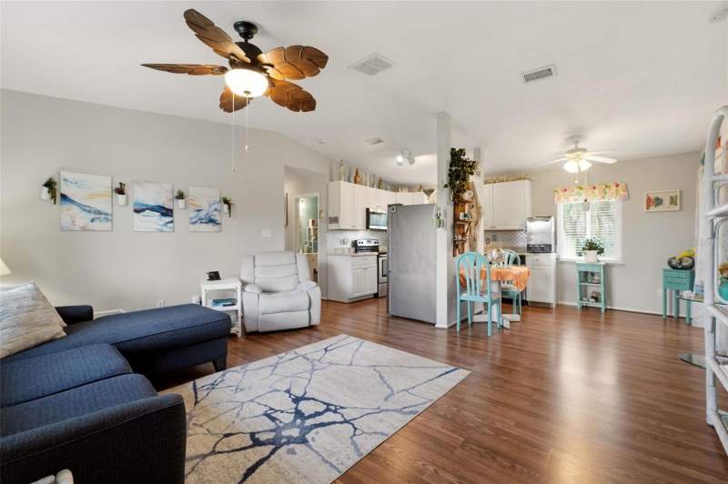 2 bedroom Single Family Residence at 10182 Gulfstream Boulevard, Port Charlotte Sec 064, Englewood — photo 2