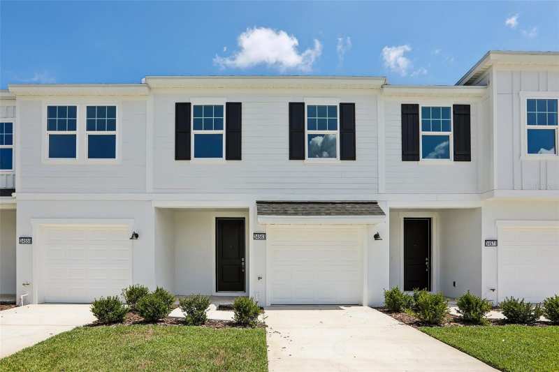 3 bedroom Townhouse at 34563 Turpins Avenue, Twin Oaks, Zephyrhills — photo 1